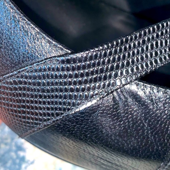 Guess Peep Toe Platform Pumps - Picture 7 of 9